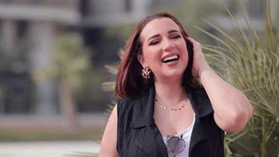 أسما شريف منير: 