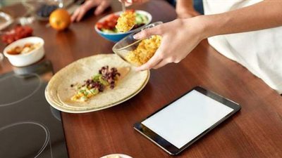 للمتعافين من كورونا.. طبيبة تنصح باتباع هذا النظام الغذائي