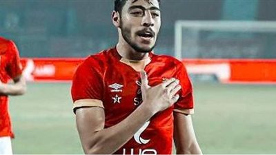 أكرم توفيق: 