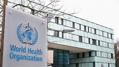 الصحة العالمية تحذر: توقفوا عن تلقي لقاحات كورونا مؤقتًا