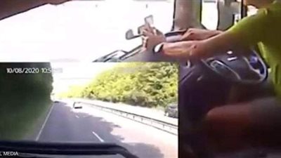 احذر خطر الموت.. فيديو يظهر كوارث الانشغال بالهاتف أثناء القيادة