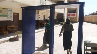 ألف طالب بالثانوية يؤدون امتحان الديناميكا بـ98 لجنة بأسيوط