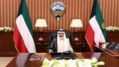 أمير الكويت يعفي وزير شؤون الديوان الأميري من منصبه