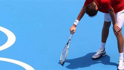 لو مت مين المسئول.. لقطة مؤثرة لبطل عالمي مع حكم تغير لوائح أولمبياد طوكيو| فيديو