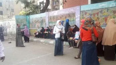 وسط إجراءات احترازية.. طلاب الثانوية العامة 
