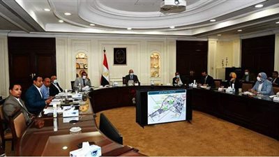 وزير الإسكان يتابع موقف تنفيذ المشروعات المختلفة بـ3 مدن جديدة