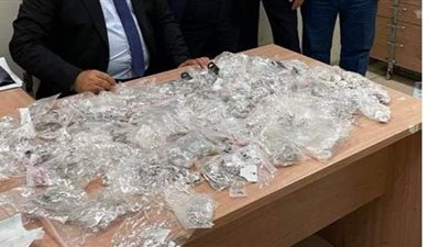 إحباط تهريب 8 كيلو فضة بحوزة راكب في مطار القاهرة