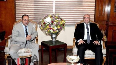 محافظ بني سويف يهنئ مدير الأمن الجديد بعد تعيينه في حركة تنقلات الشرطة