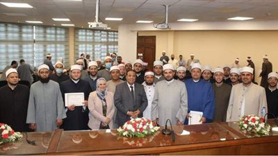 ختام فعاليات دورة المهارات الإعلامية لأئمة الأوقاف بآداب عين شمس | صور