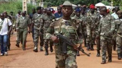 غينيا الاستوائية تحتجز 6 جنود فرنسيين