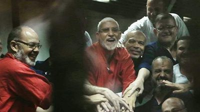 كيف انتهى تمرد الإخوان على خلطة مبارك بإسقاط الجماعة للأبد ؟