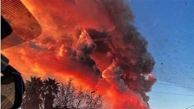 الرماد يرتفع لـ800 متر.. ثوران بركاني يشعل حريق غابات في إندونيسيا