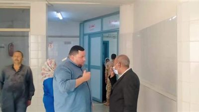 رئيس ميت غمر يزور مصابي حادث انقلاب الحافلة المدرسية بالنيابة عن محافظ الدقهلية | صور