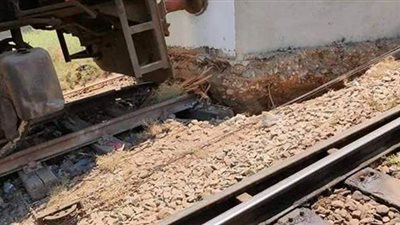 مصابان في حادث تصادم قطار نجع حمادي