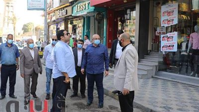 محافظ بني سويف يحيل رئيسي منطقتين للتحقيق لتدني مستوى النظافة | صور