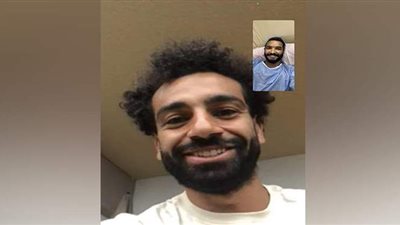 محمد صلاح يطمئن علي صالح جمعة بعد جراحة 