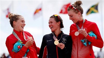 بريطانيا تفوز بأول ذهبية للثلاثي المختلط في أولمبياد طوكيو