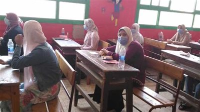  393 ألف طالب وطالبة يبدأون في أداء امتحان مادتي الأحياء والإستاتيكا