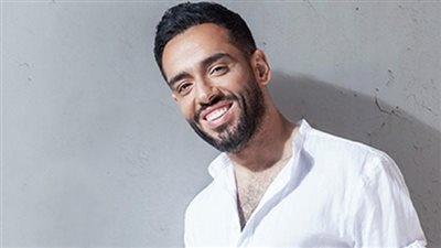 رامي جمال رفقة شقيقه الأصغر في أحدث ظهور 