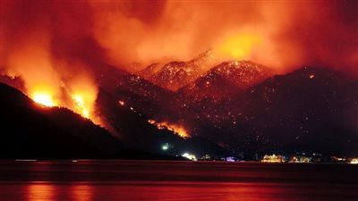 3 قتلى في حريق بمرتفعات جنوب إيران