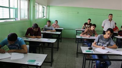 غياب 151 طالبا عن أداء امتحان مادة الأحياء والاستاتيكا بالقليوببة 