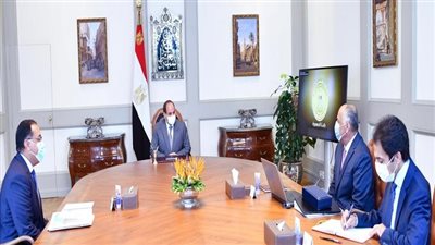 السيسي يوجه بالاستمرار في تطوير أداء القطاع المصرفي واستقرار القطاع النقدي