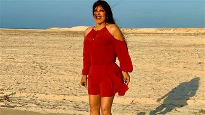 فيفي عبده بإطلالة شبابية في أحدث ظهور: الحمد لله على اللي بقيت فيه