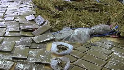 ضبط 21 كيلو حشيش داخل مخزن سري بسيارة في الشرقية 