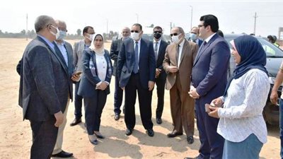 محافظ الشرقية يتفقد أرض مهرجان الخيول العربية ببلبيس