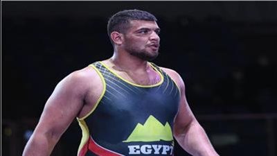 خسارة عبد اللطيف منيع لاعب منتخب مصر للمصارعة من لاعب منتخب روسيا 
