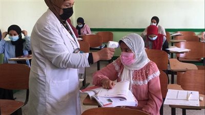 الرعاية الصحية: تقديم الخدمات الطبية لـ500 طالب بالثانوية في بورسعيد والأقصر