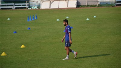 محمود علاء لاعب المحلة يتدرب منفردا استعدادا للزمالك | صور 