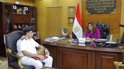 محافظ دمياط تناقش خطة تطوير إدارة المرور وتوصيات بتفعيل خدمات الشباك الواحد 