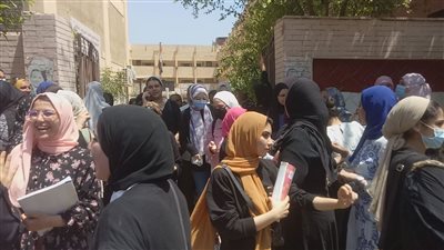 بث مباشر.. لحظة خروج طلاب علمي رياضة من امتحان التفاضل والتكامل بالمنصورة