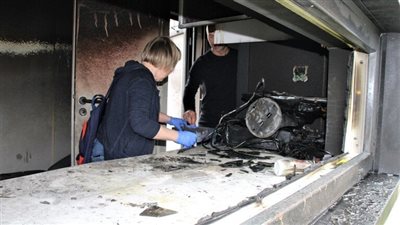 مجهولون يضرمون النيران بمركز تلقيح ضد فيروس كورونا في بولندا