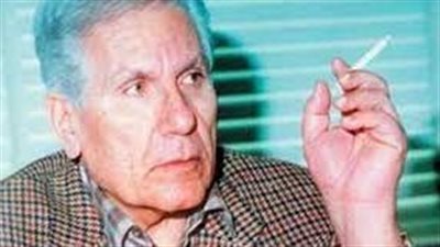 كيف أثار يوسف إدريس غضب محمد نجيب بسبب السودانيين.. ولماذا لجأ إلى عبد الناصر لإنقاذه؟