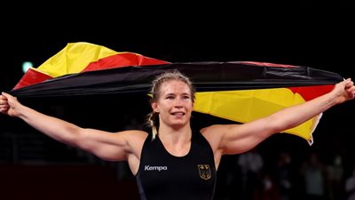 أولمبياد طوكيو.. ألين فوكين أول ألمانية في التاريخ تحرز ذهبية المصارعة 