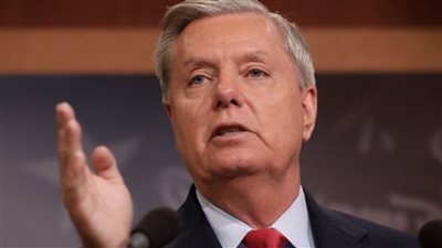 رغم حصوله على اللقاح.. سيناتور أمريكي يعلن إصابته بـ كورونا