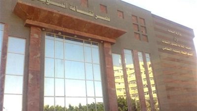 حزين عمر يحاضر في ندوة 