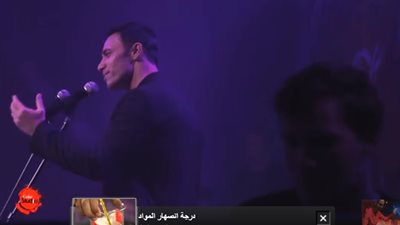 بالفيديو.. حماقي يقدم 