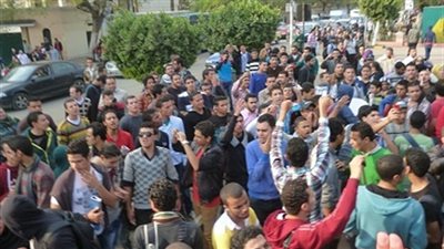 السفارة الأمريكية تحذر رعاياها من التواجد في 