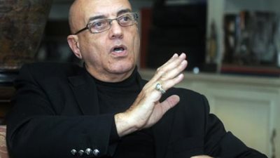 اتحاد كتاب مصر يطالب بتشكيل حكومة وفاق وطني مؤقتة