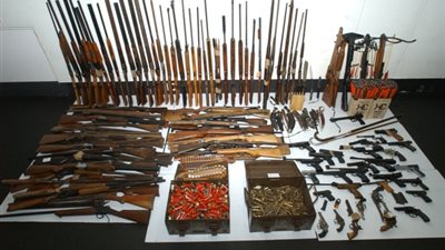 ضبط تاجر أسلحة نارية وبحوزته بندقية خرطوش و492 طلقة نارية متنوعة