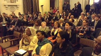 بالصور.. تسليم جائزة 