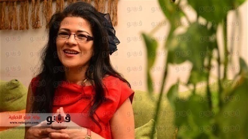  الكاتبة الصحفية