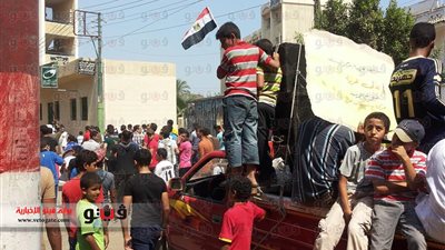 بالصور.. المئات يتظاهرون ضد الإخوان بـ