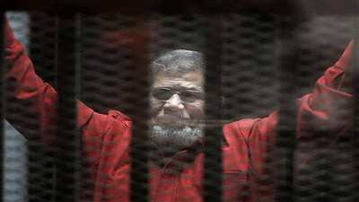 باحث سياسي يحذر من اتصالات بين المخابرات الأمريكية والتركية لتهريب «مرسي»