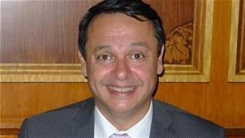 الدكتور أشرف منصور
