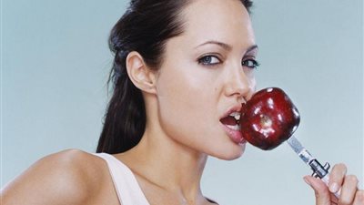 أنجلينا جولي تتغلب على 