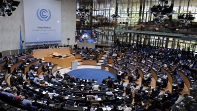 195 دولة تقرّ في باريس اتفاقا تاريخيا حول أزمة التغيرات المناخية